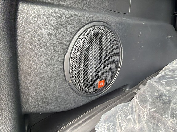 Toyota RAV4 17 of 27