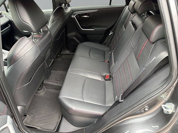 Toyota RAV4 9 of 27