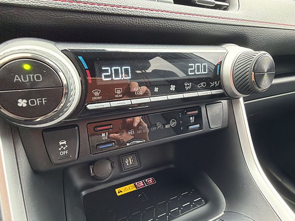 Toyota RAV4 26 of 27