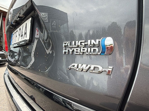 Toyota RAV4 16 of 27
