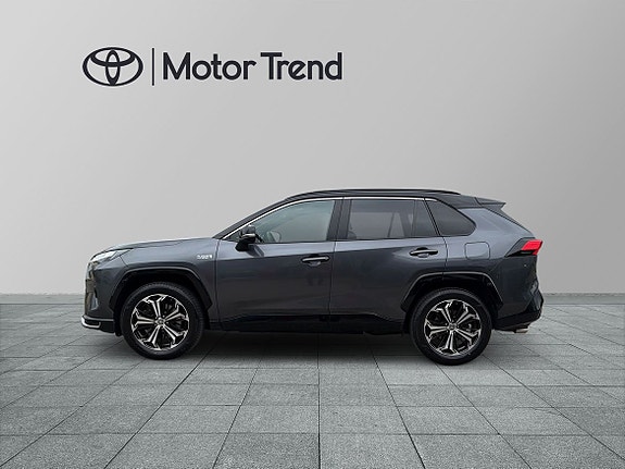 Toyota RAV4 4 of 27