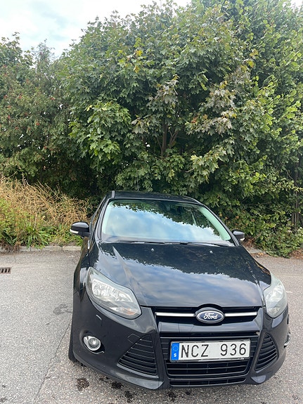 Ford Focus 2 of 9