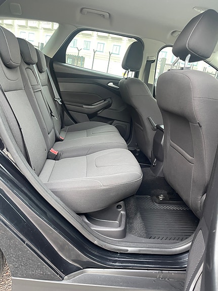 Ford Focus 4 of 9