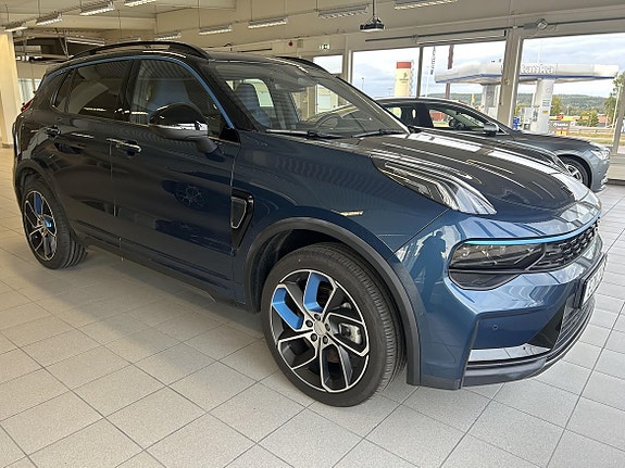 Lynk & Co 01 2 of 4