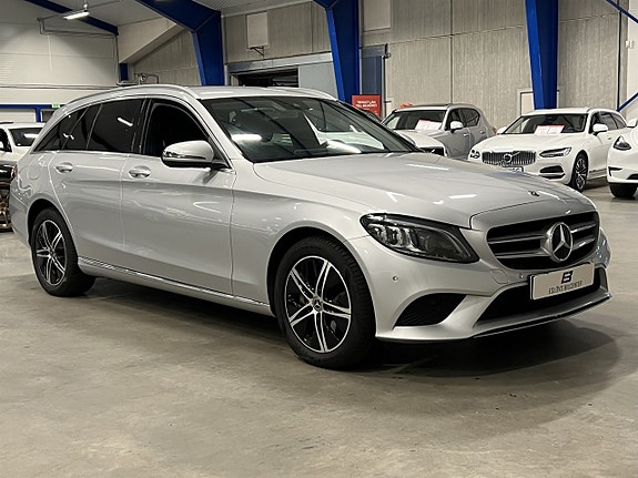 Mercedes-Benz C220 d 2 of 25
