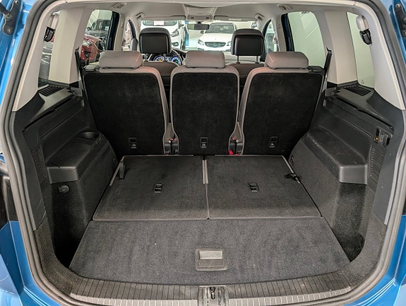 Volkswagen Touran 6 of 19