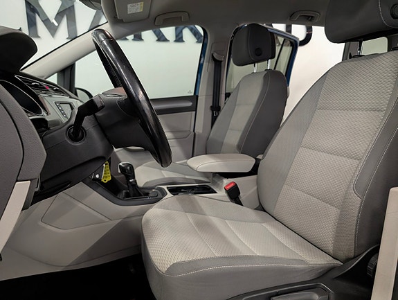 Volkswagen Touran 9 of 19