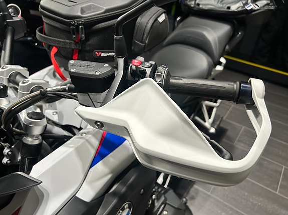 BMW R1250GS /Akrapovic/Performance/Sidoväskor/1128 mil 13 of 17