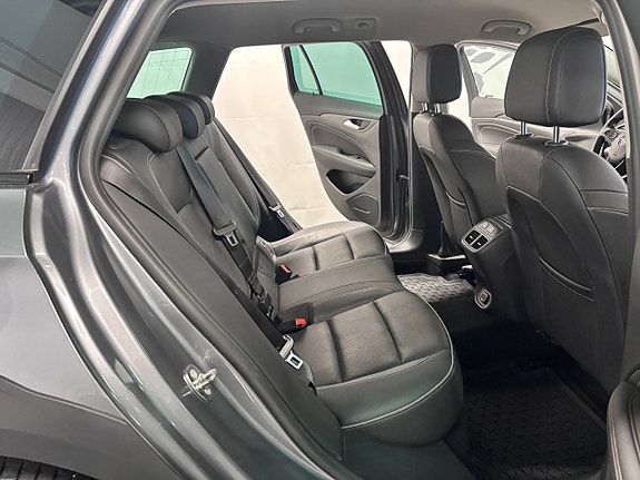 Opel Insignia Country Tourer 14 of 16