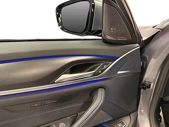 BMW M550i 9 of 19