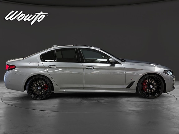 BMW M550i 3 of 19
