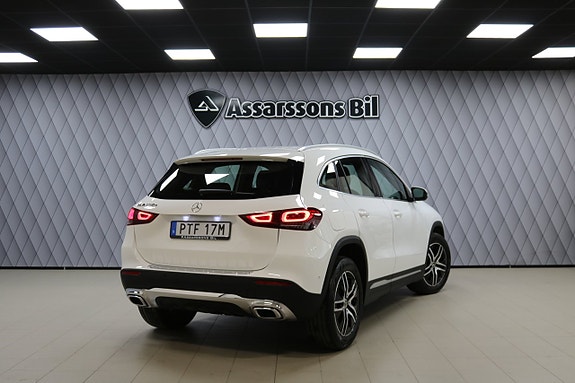 Mercedes-Benz GLA250 e 18 of 30