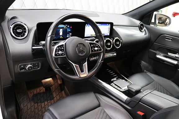 Mercedes-Benz GLA250 e 6 of 30
