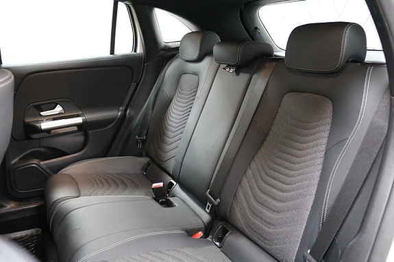 Mercedes-Benz GLA250 e 9 of 30
