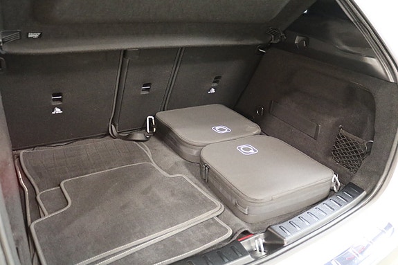Mercedes-Benz GLA250 e 29 of 30