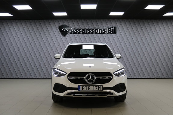 Mercedes-Benz GLA250 e 17 of 30