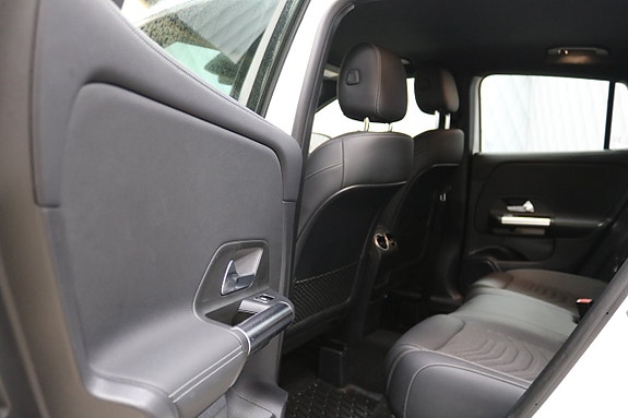 Mercedes-Benz GLA250 e 23 of 30