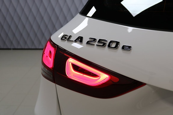 Mercedes-Benz GLA250 e 5 of 30
