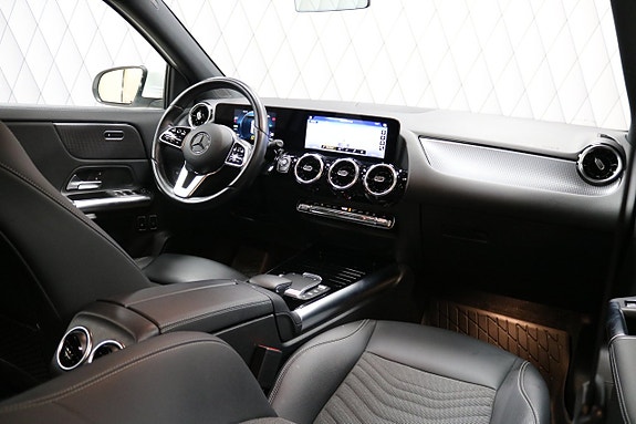 Mercedes-Benz GLA250 e 7 of 30