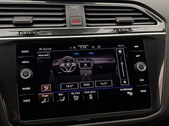 Volkswagen Tiguan 23 of 30