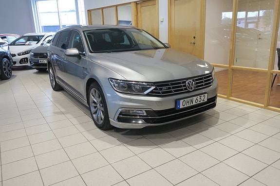 Volkswagen Passat 2 of 13