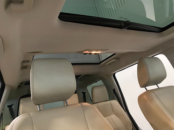 Land Rover Discovery 19 of 30