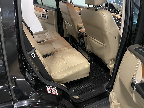 Land Rover Discovery 16 of 30