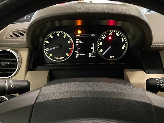 Land Rover Discovery 25 of 30