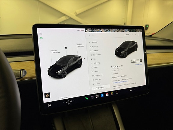Tesla Model Y 18 of 20