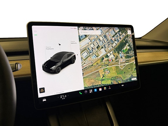 Tesla Model Y 14 of 20