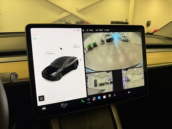 Tesla Model Y 15 of 20