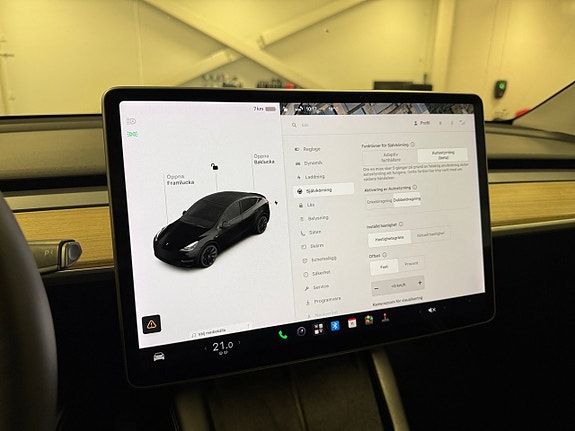 Tesla Model Y 17 of 20