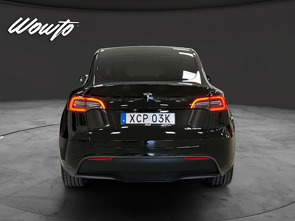 Tesla Model Y 5 of 20