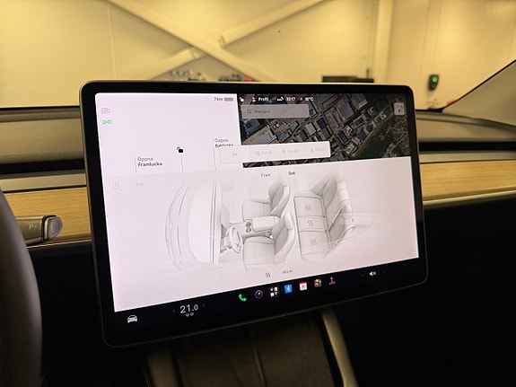Tesla Model Y 16 of 20