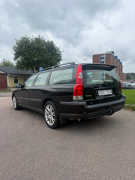 Volvo V70 3 of 8