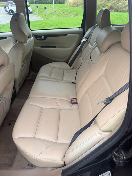 Volvo V70 8 of 8