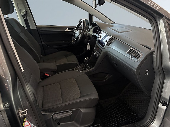 Volkswagen Golf Sportsvan 10 of 20