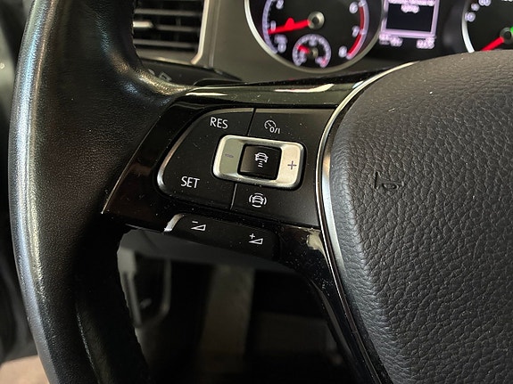 Volkswagen Golf Sportsvan 17 of 20