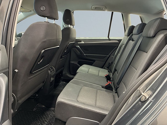 Volkswagen Golf Sportsvan 13 of 20