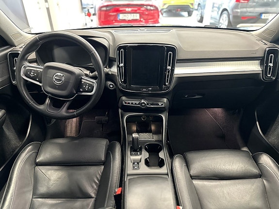 Volvo XC40 14 of 25