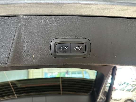 Volvo XC40 9 of 25