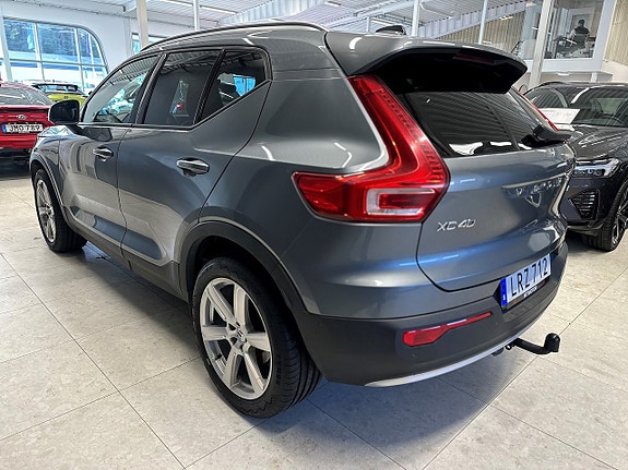 Volvo XC40 4 of 25