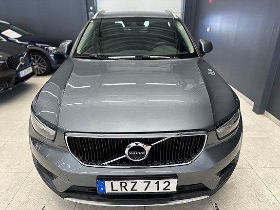 Volvo XC40 3 of 25