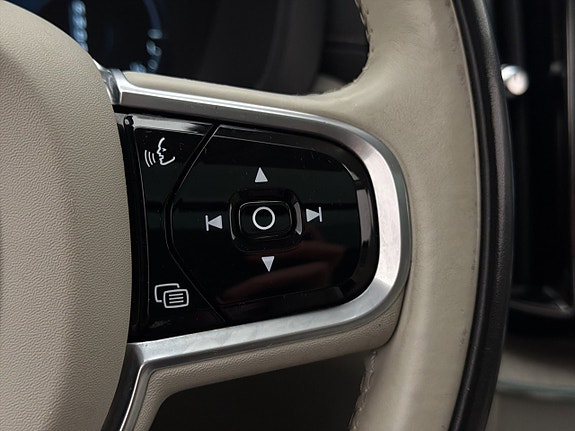 Volvo XC60 22 of 30