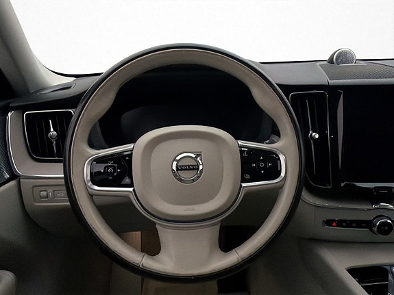 Volvo XC60 17 of 30
