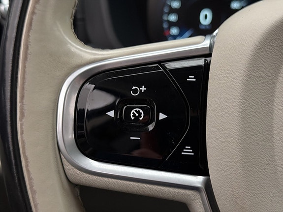 Volvo XC60 19 of 30