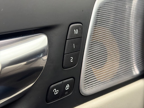 Volvo XC60 18 of 30