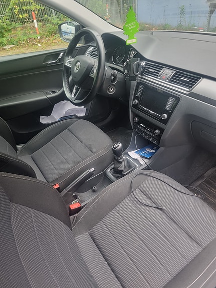 Skoda Rapid 5 of 10