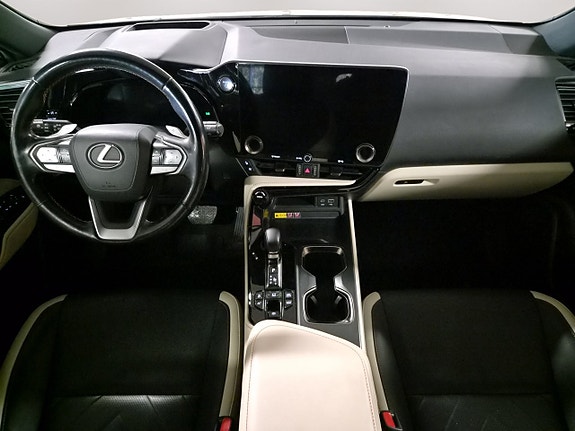 Lexus NX450h+ 12 of 23