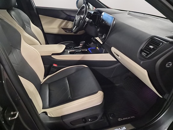 Lexus NX450h+ 11 of 23